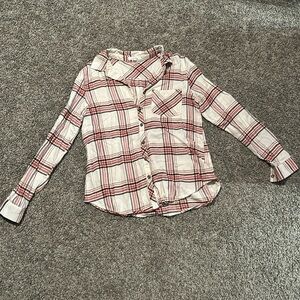 Maurice’s Plaid Button Down Top Size Small